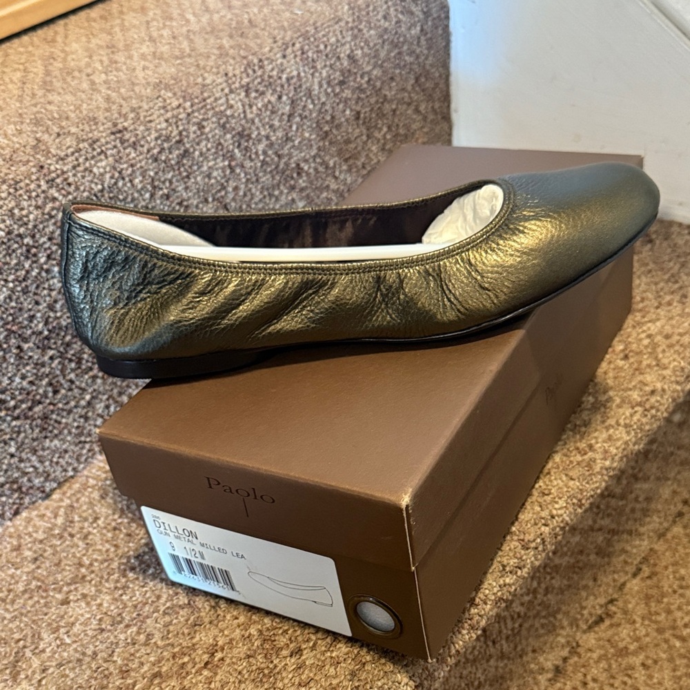 Paolo Women's Shimmering Gold Flats